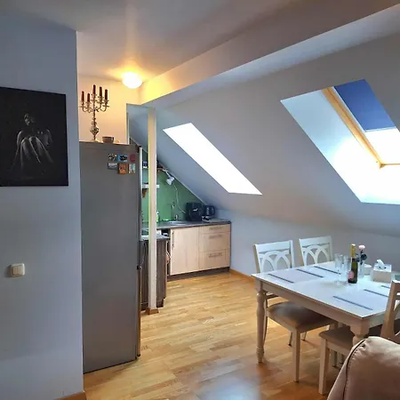Apartment Augustis On Veel Suve Kuell - Suur Korter Vallikaeaerus Parnu